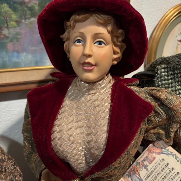 Carolers figurines 4 Christmas real clothing resin. The tallest 28”& 20” Rare - Picture 10 of 16